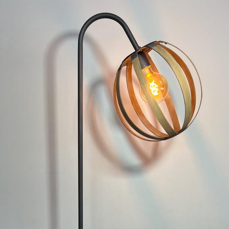 Lampadaire acier bois SPHERA, par CRCREATEUR, Le Puy-en-Velay, Haute-Loire.